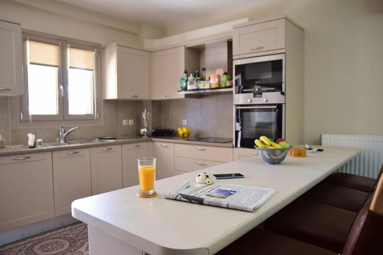 D'Angelos Apartments Karavomylos