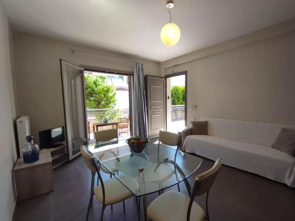 D'Angelos Apartments Karavomylos