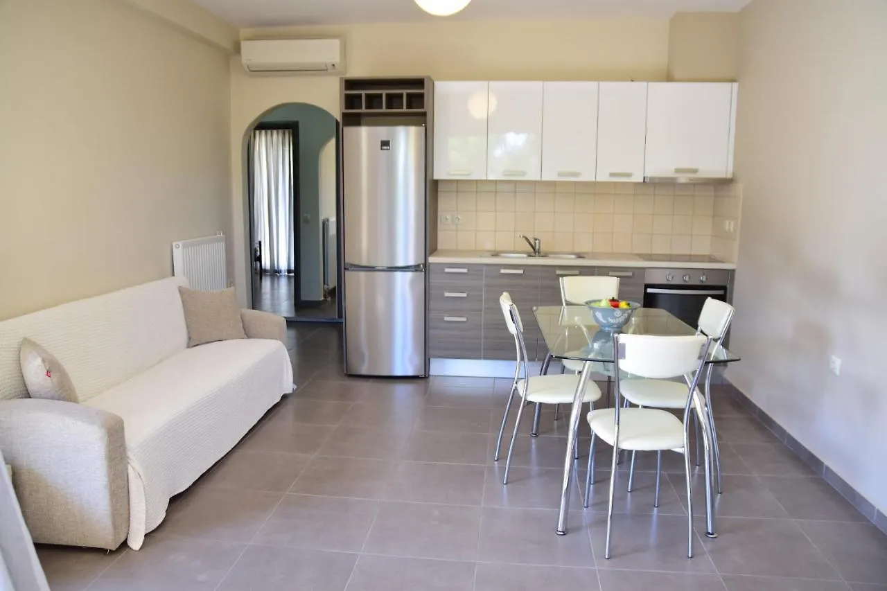 D'Angelos Apartments Karavomylos
