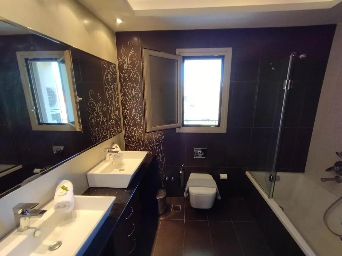 D'Angelos Apartments Karavomylos