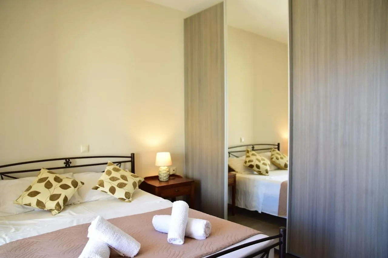 D'Angelos Apartments Karavomylos