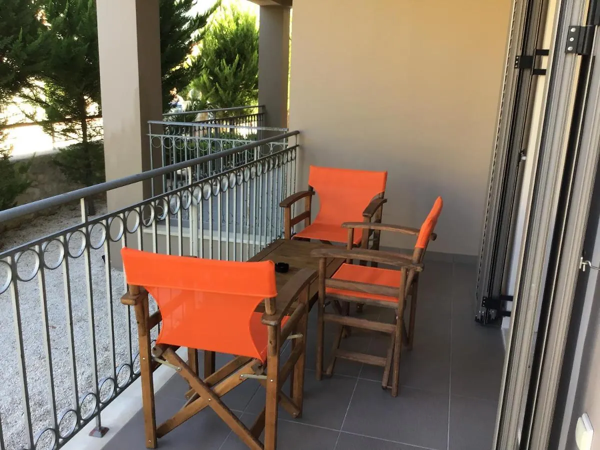 D'Angelos Apartments Karavomylos
