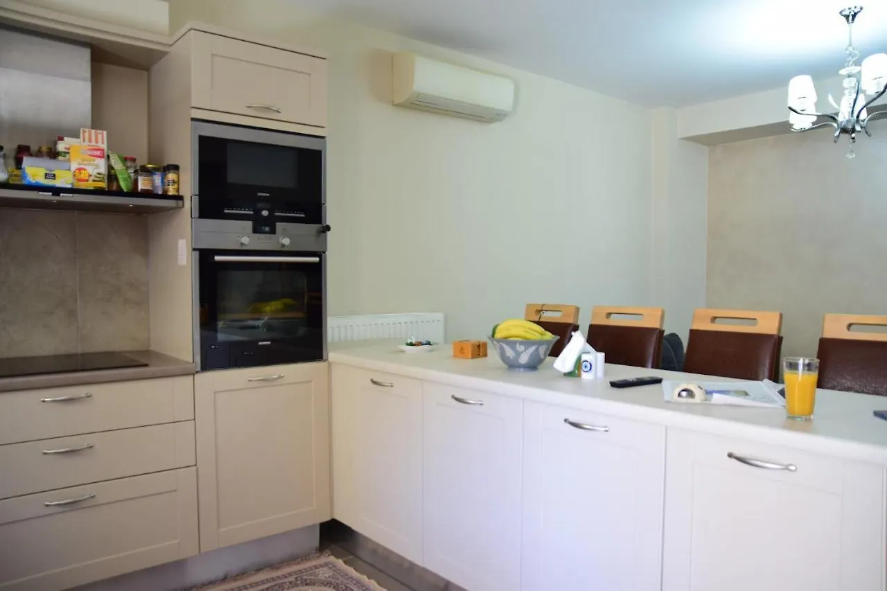 D'Angelos Apartments Karavomylos