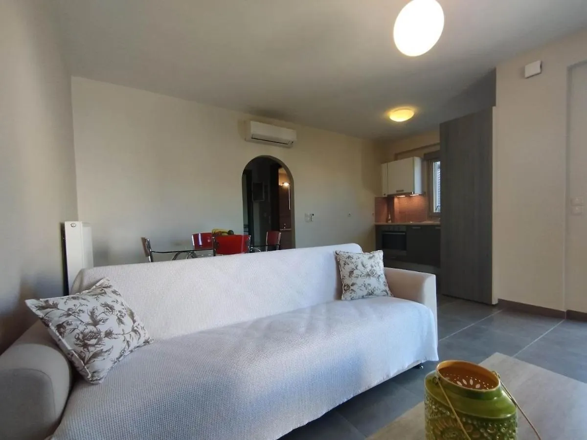 D'Angelos Apartments Karavomylos