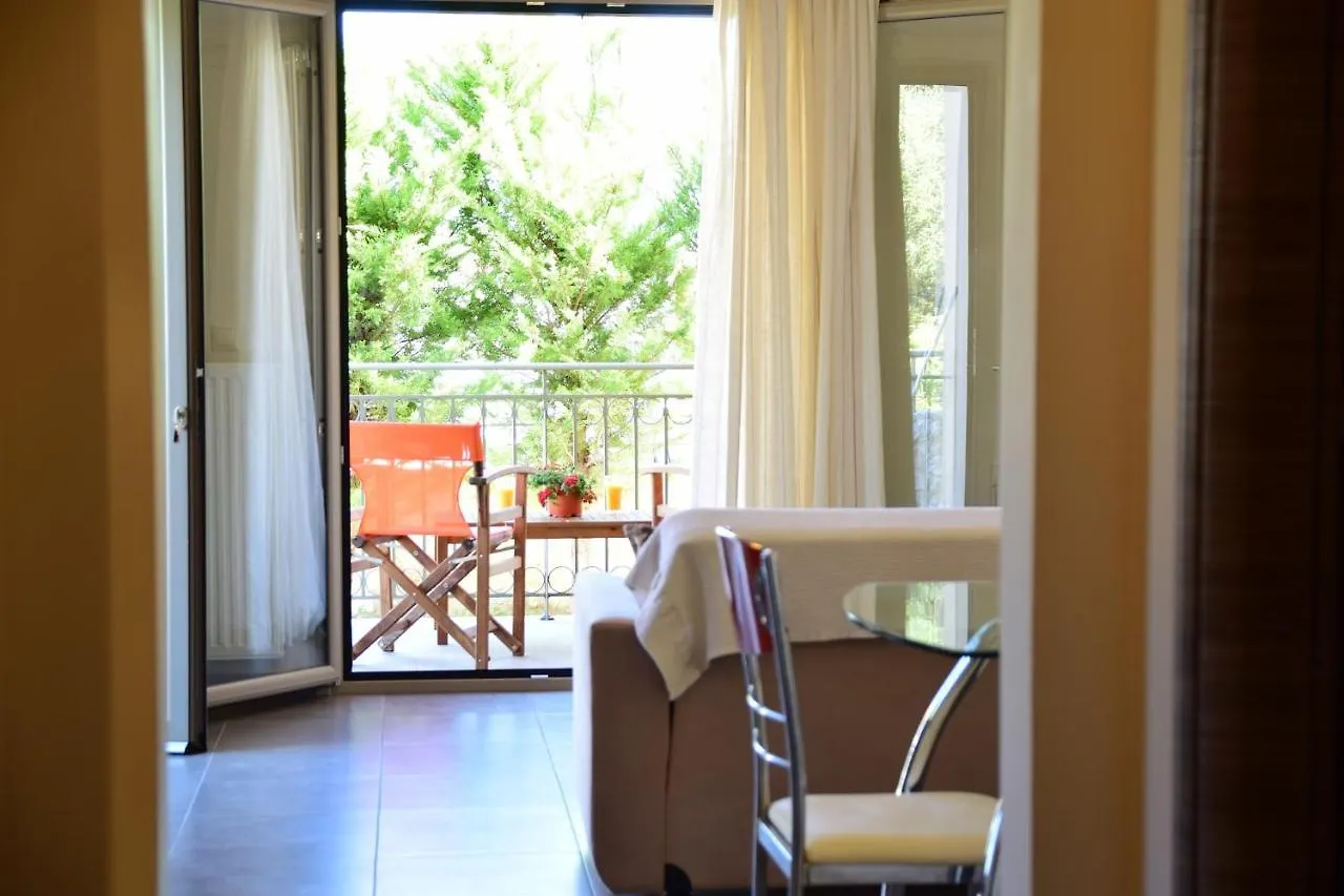 D'Angelos Apartments Karavomylos